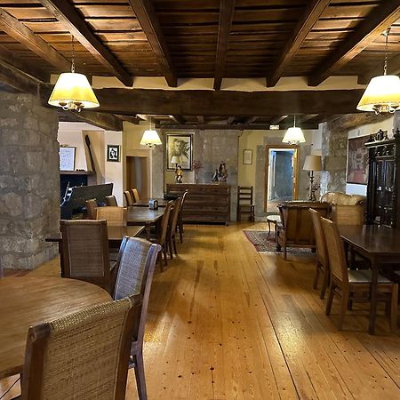 فندق Santuari Mare De Deu Del Mont Restaurant-Hostatgeria Beuda المظهر الخارجي الصورة