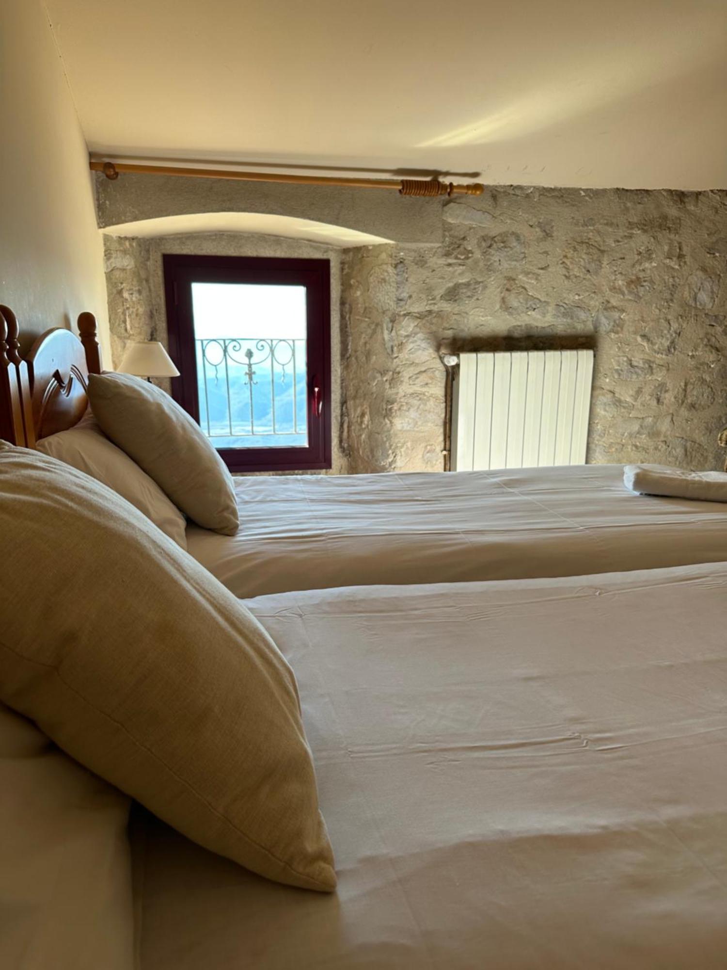 فندق Santuari Mare De Deu Del Mont Restaurant-Hostatgeria Beuda المظهر الخارجي الصورة