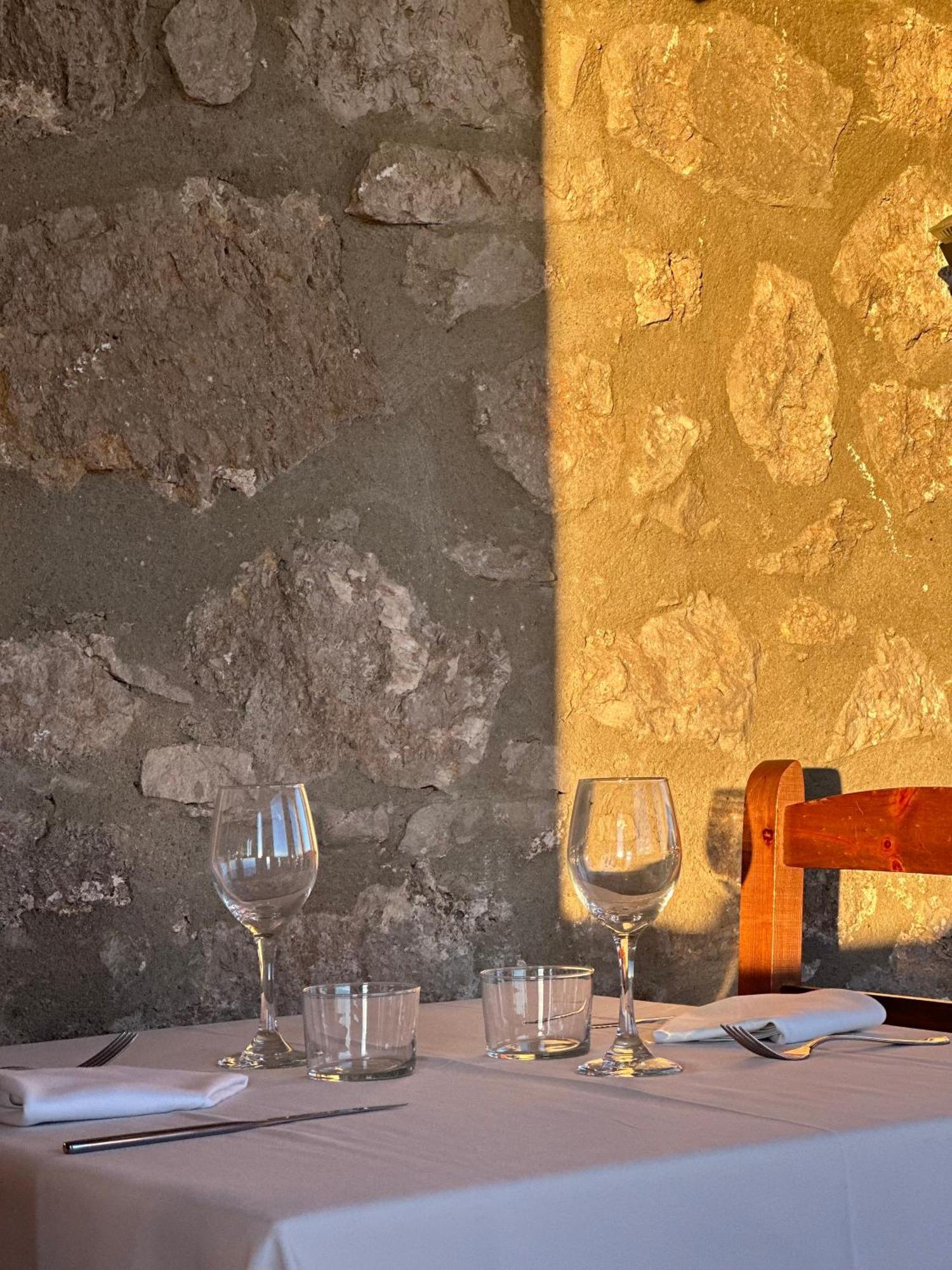 فندق Santuari Mare De Deu Del Mont Restaurant-Hostatgeria Beuda المظهر الخارجي الصورة