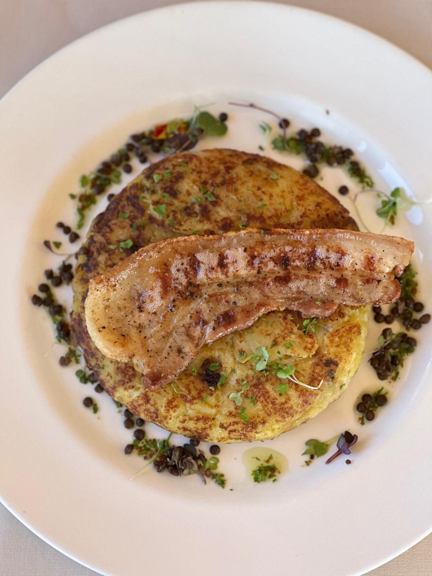فندق Santuari Mare De Deu Del Mont Restaurant-Hostatgeria Beuda المظهر الخارجي الصورة