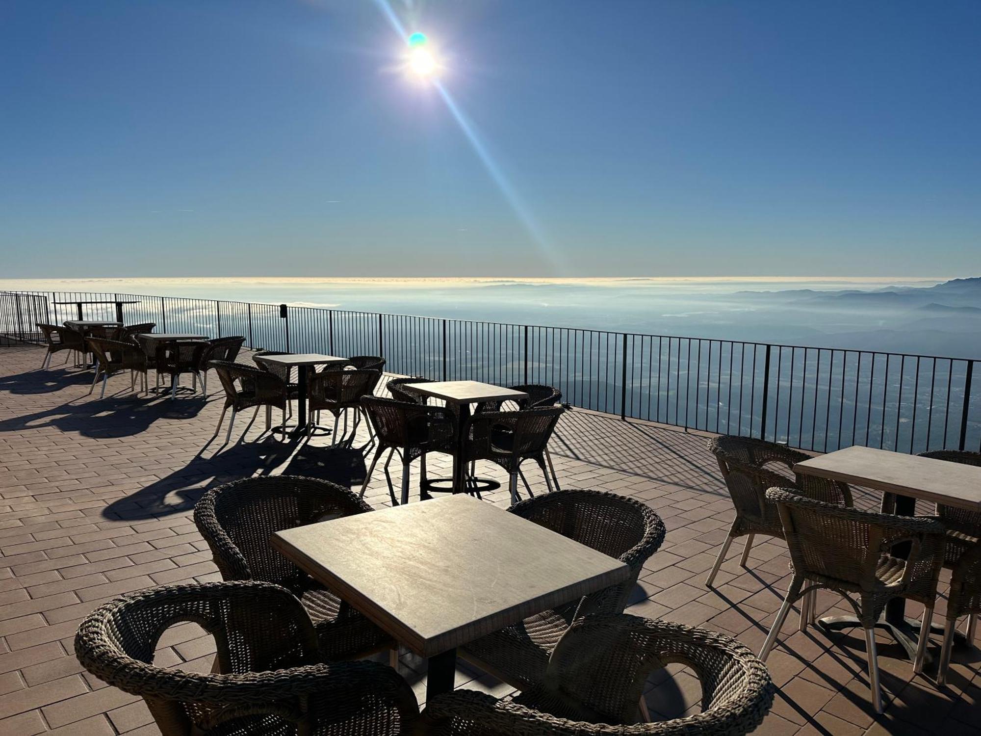 فندق Santuari Mare De Deu Del Mont Restaurant-Hostatgeria Beuda المظهر الخارجي الصورة